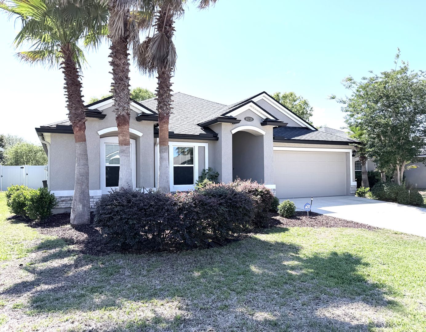 Jacksonville House: 16226 Stanis Court
