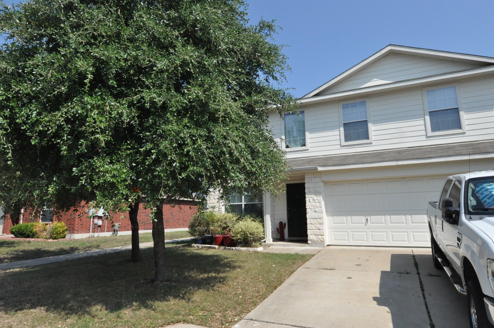Bastrop House: 121 Pheasant Trl