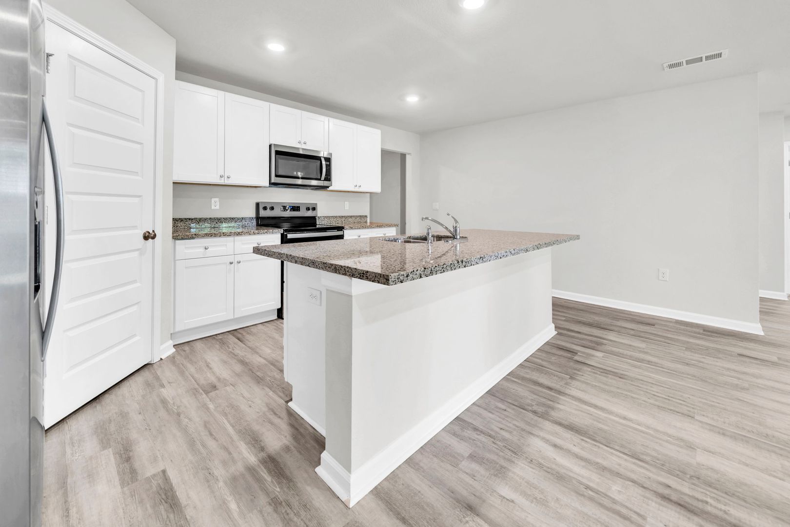 3107 TRICIA CIRCLE 3 of 11