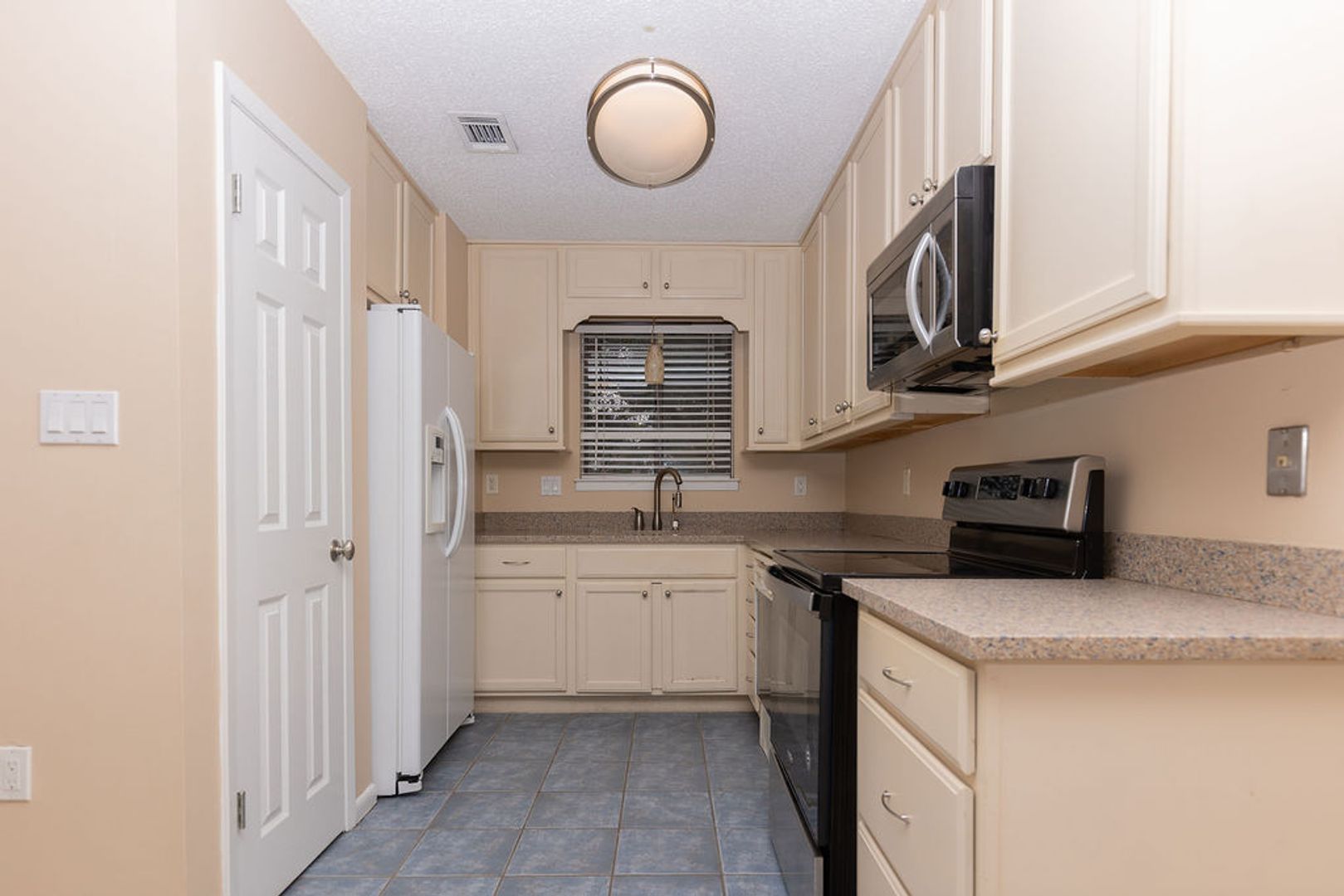 SHALIMAR Townhome: 44 BERWICK CIRCLE
