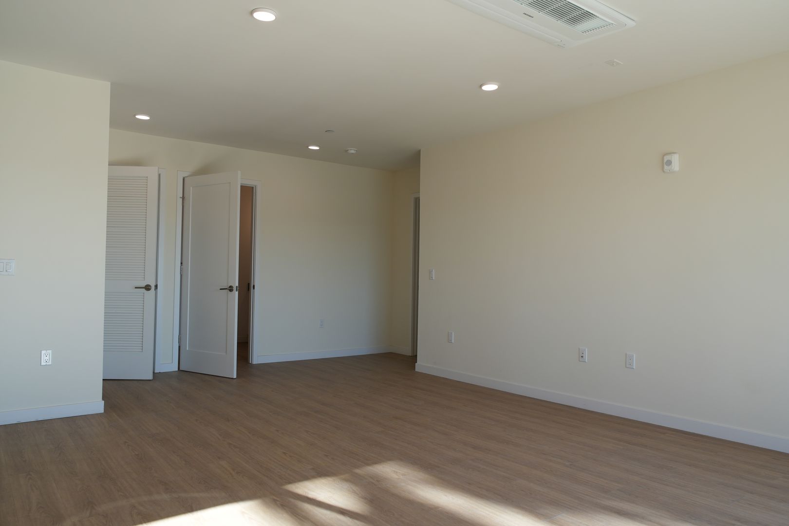 VAN NUYS Apartment: 14629 ERWIN STREET