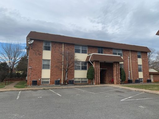 2 Bedroom 1 Bathroom Apartment Available to Rent for $895/ Mo