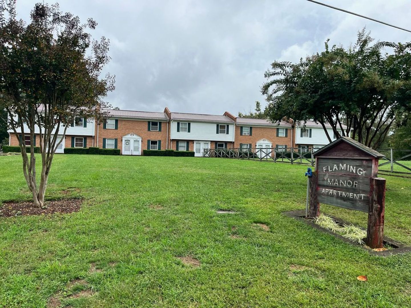 Martinsville Apartment: 515 Rosewood Ave