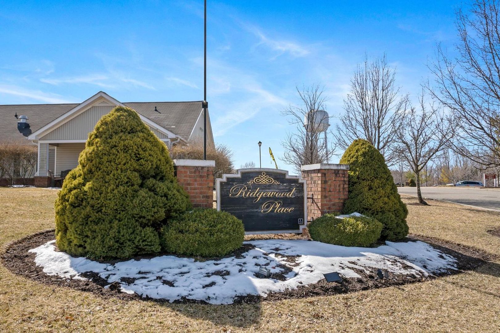 Radford Apartment: 100 Ridgewood Lane