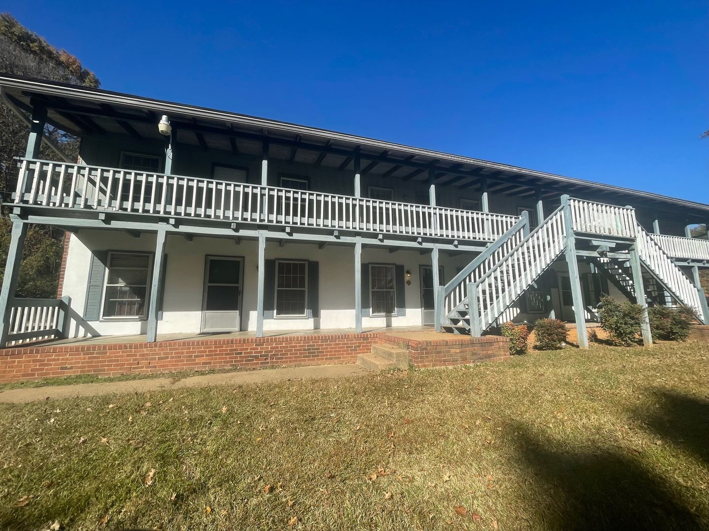 Willow Creek Apartments (201 Audubon Dr)