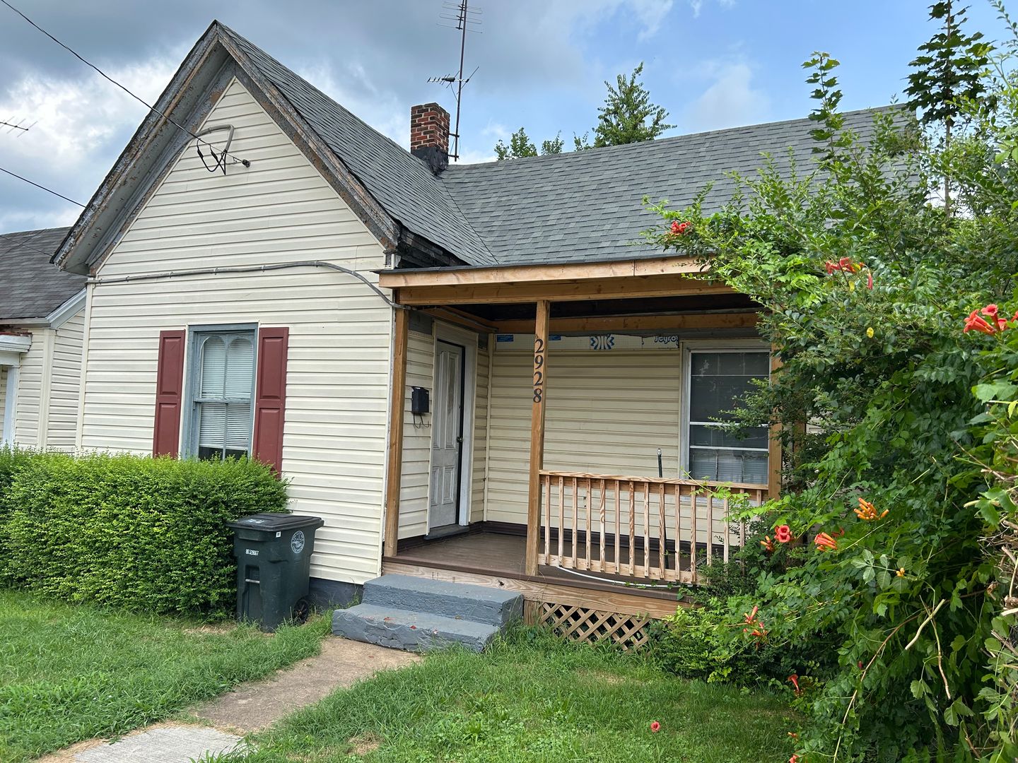 Lynchburg House: 2928 Langhorne Rd