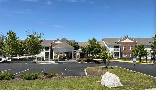 Spacious 1-Bedroom 1 Bathroom Apartment in Quiet Senior Living Community $1,040 /MO -Income restrictions apply – photo 1