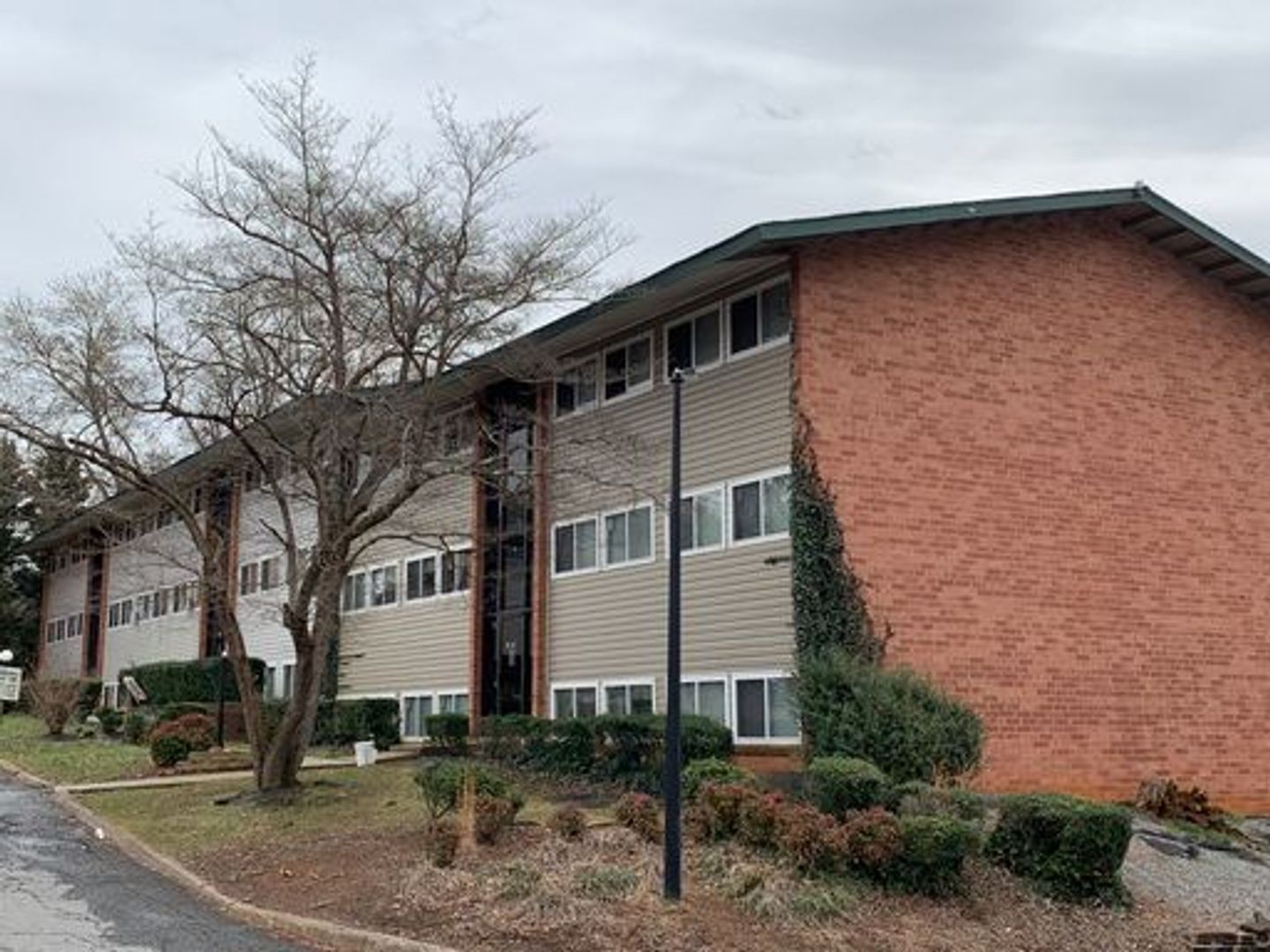 Lynchburg Apartment: 2075 Langhorne Road