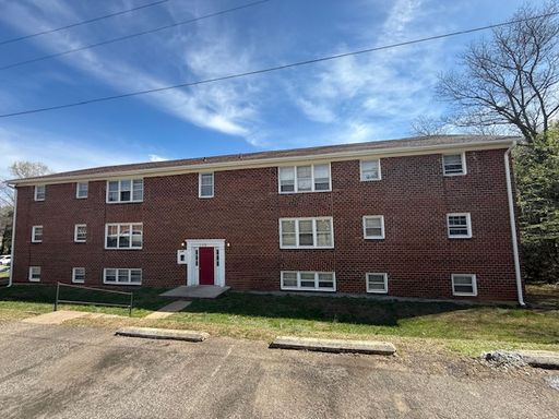 2 Bedroom 1 Bathroom Apartment Available to Rent for $795/ Mo
