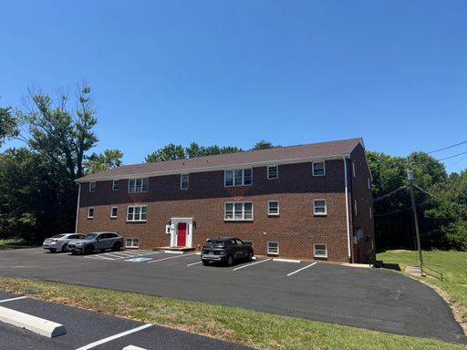 2 Bedroom 1 Bathroom Apartment Available to Rent for $795/ Mo