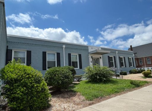 2 Bedroom 1.5 Bath Available to Rent for $895/ Mo.