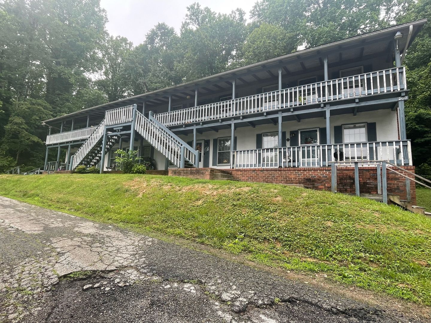 Danville Apartment: 207 Audubon Dr.