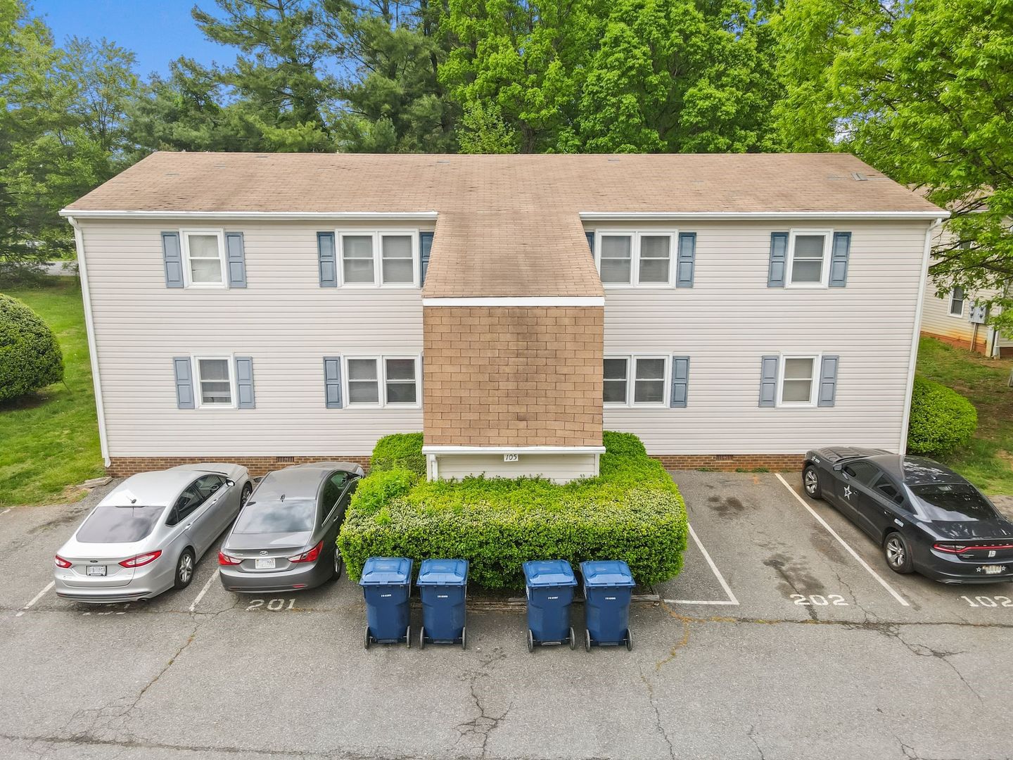 Forest Apartment: 105 Moss Creek Drive