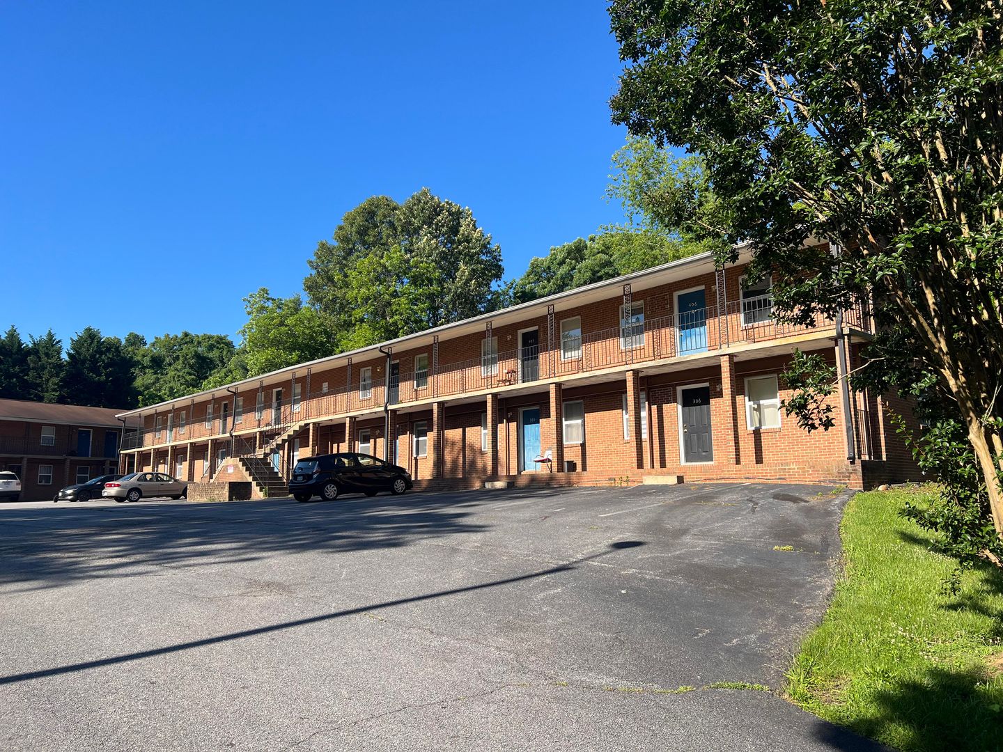 Chatham Apartment: 215 & 217 Hurt Street