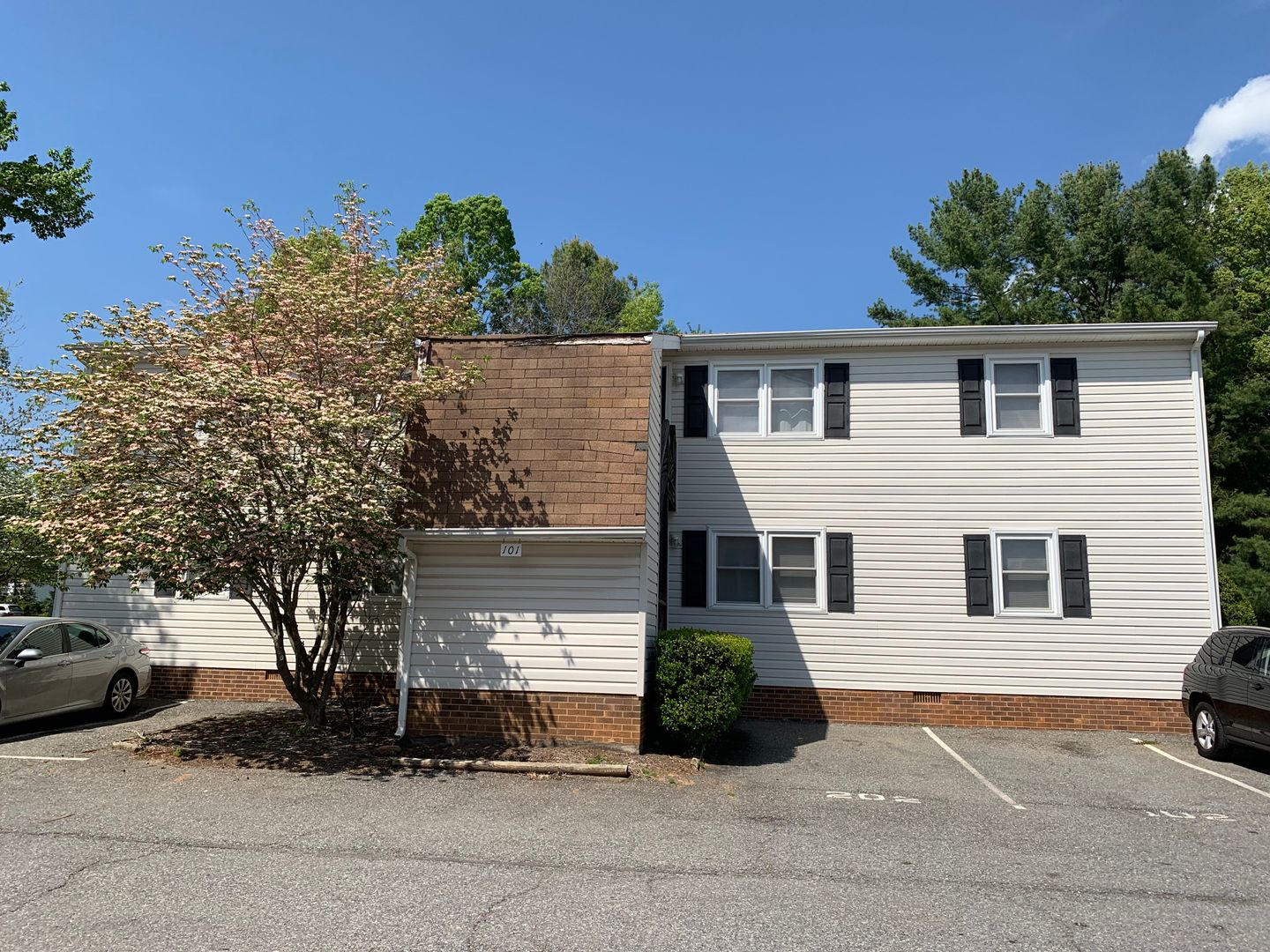 Forest Apartment: 101 Moss Creek Drive