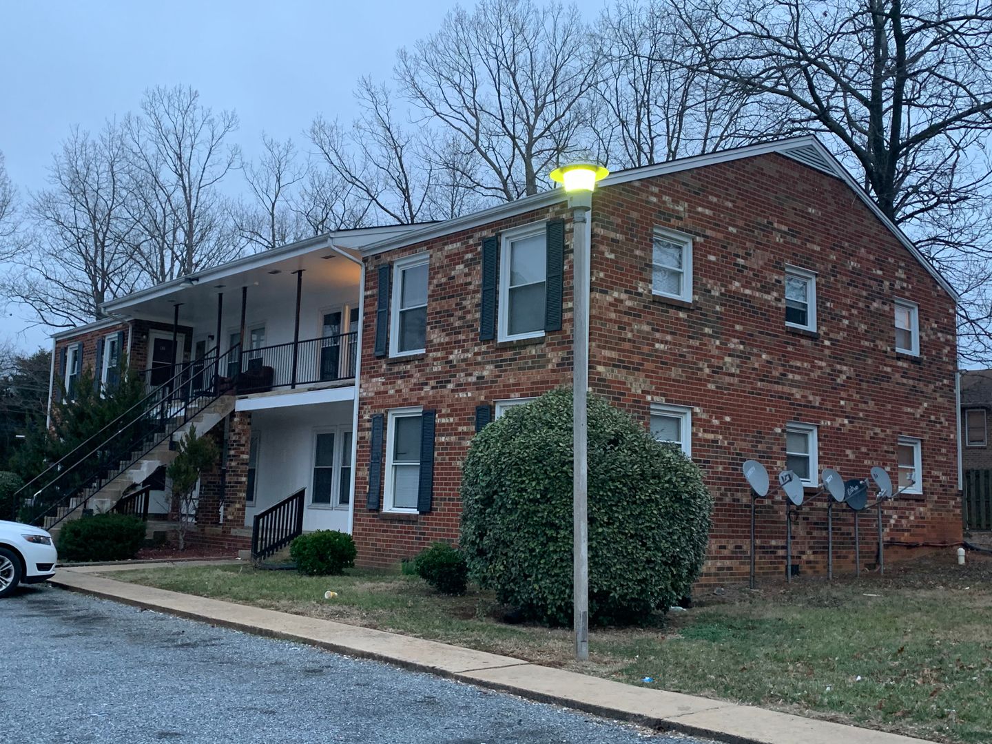 Altavista Apartment: 1200 Avondale Drive