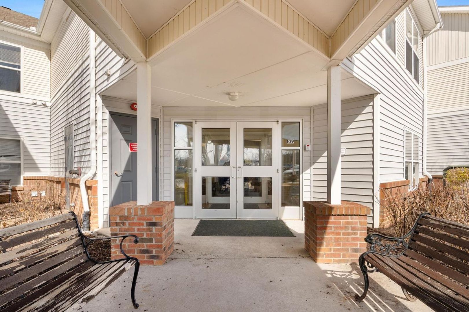 Radford Apartment: 109 Ridgewood Lane