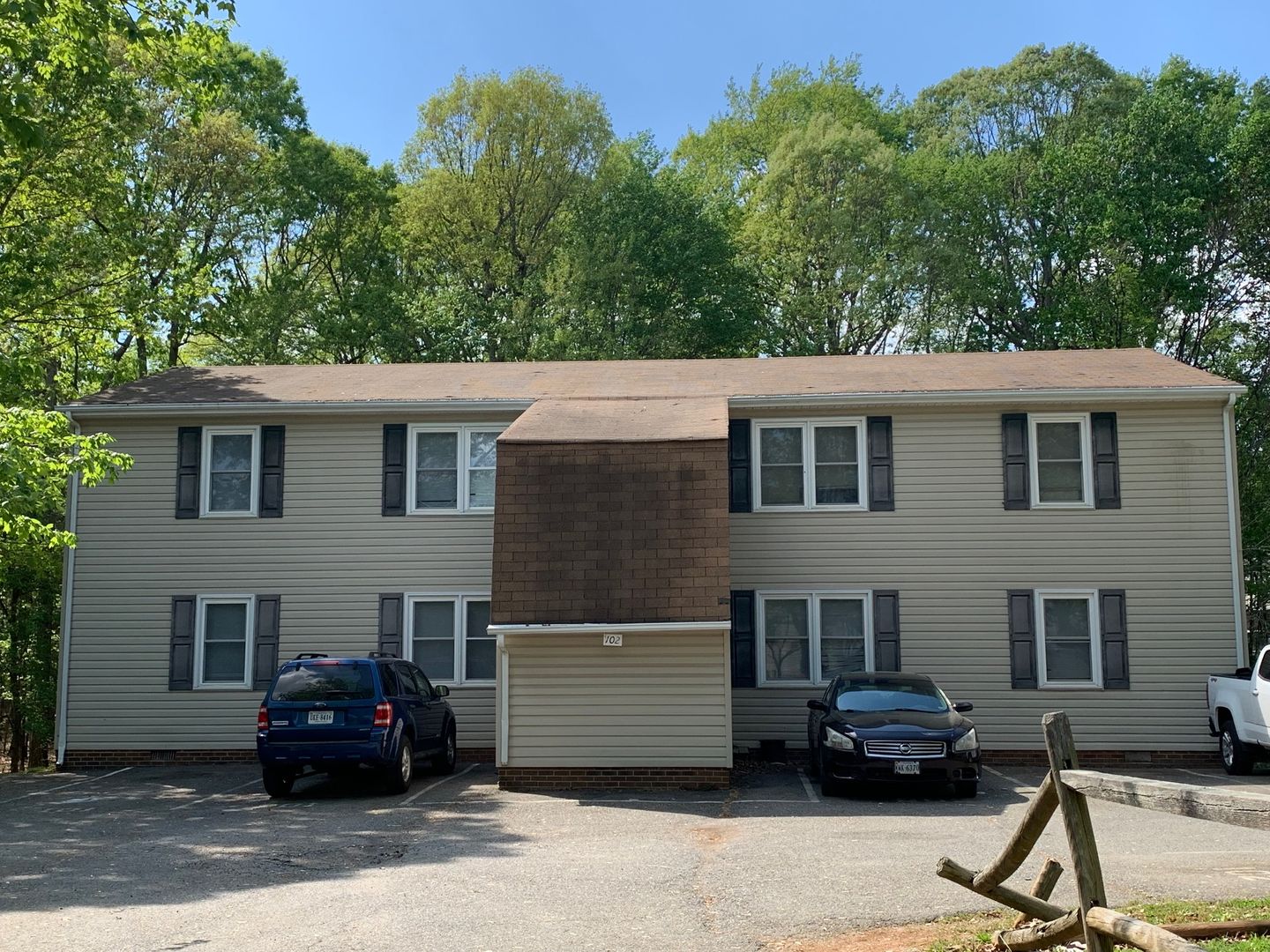 Forest Apartment: 102 Moss Creek Drive