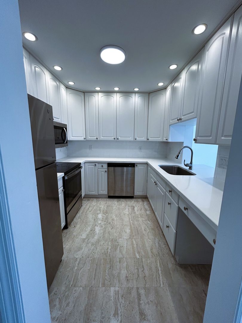 Ft. Lauderdale Condo: 619 Orton Ave #302