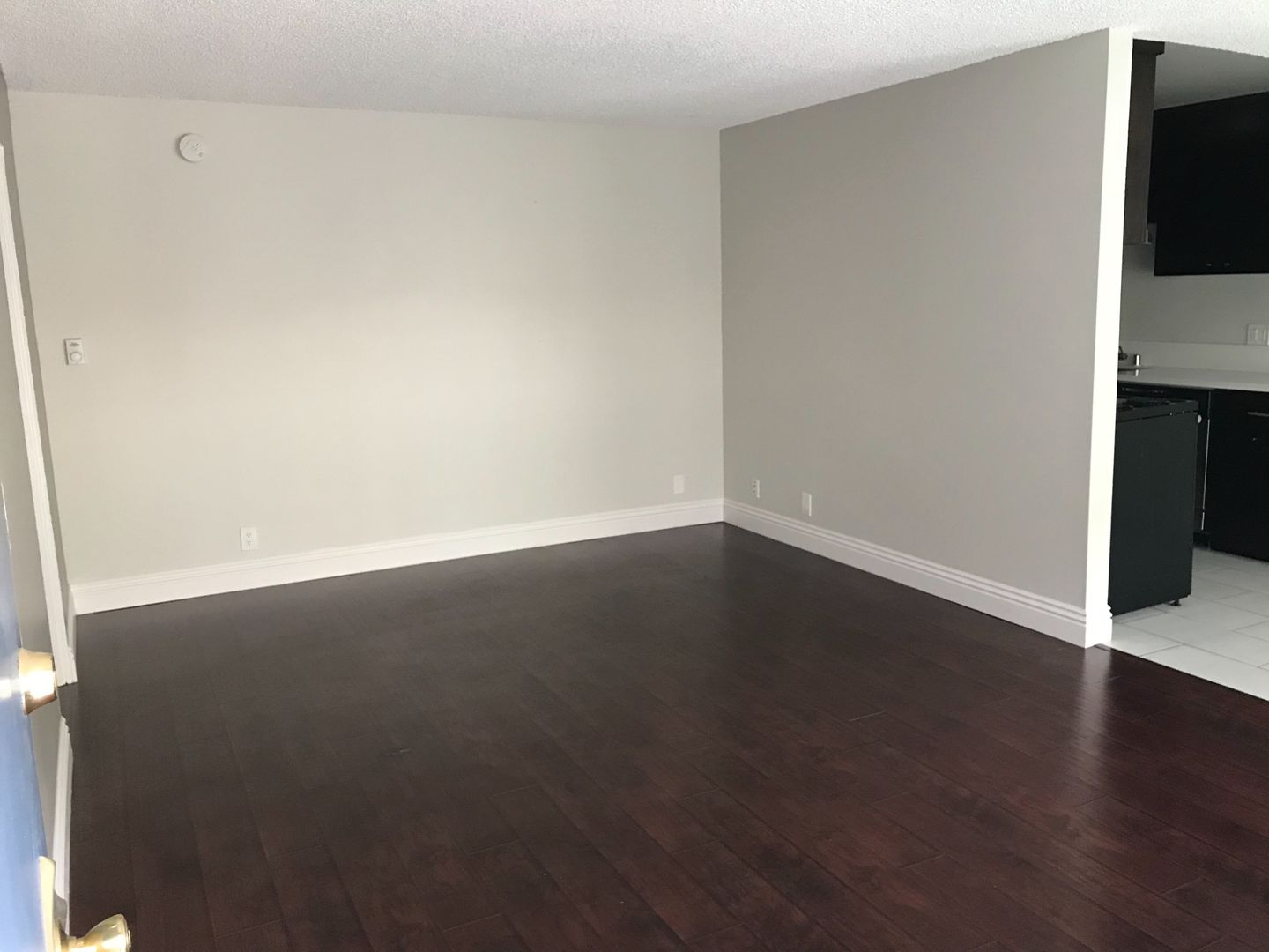 Long Beach Apartment: 500 Ximeno Ave.