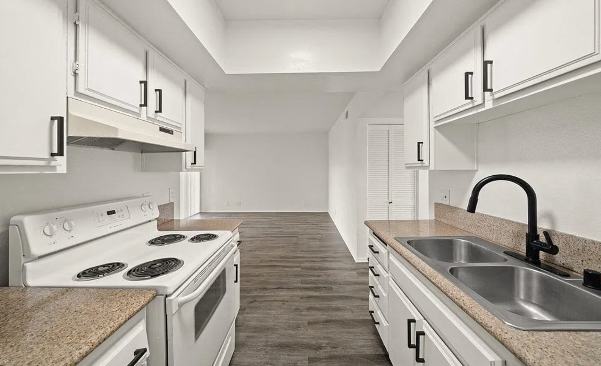 Sand Piper Apartments 3 of 9