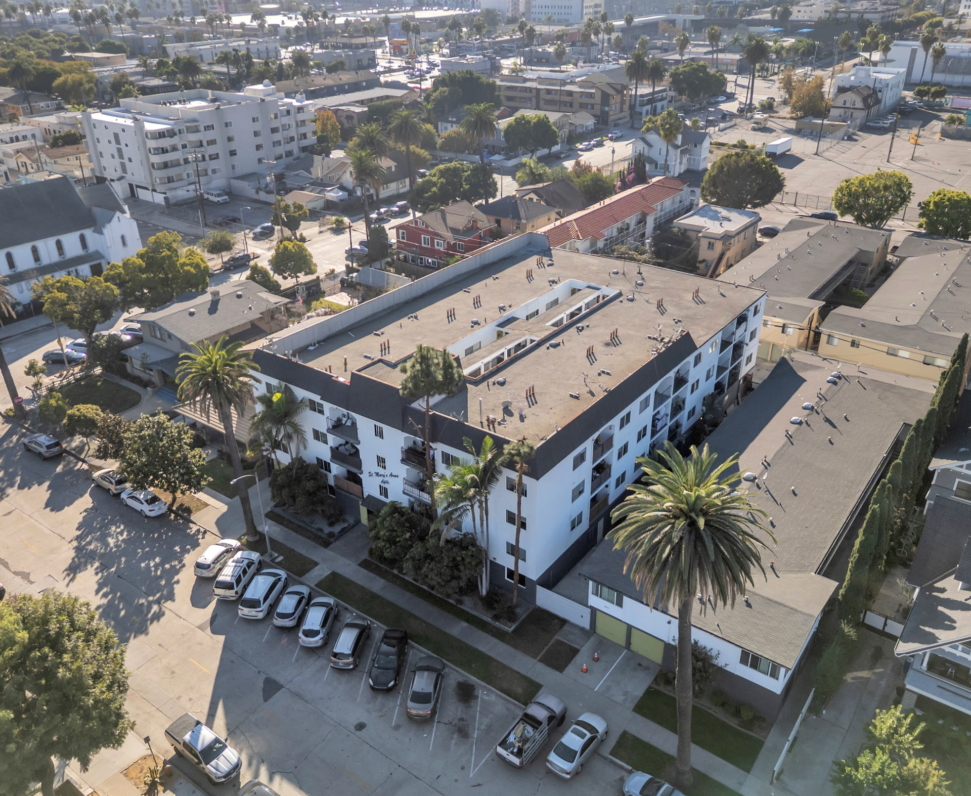 Long Beach Apartment: 823 Linden Ave.