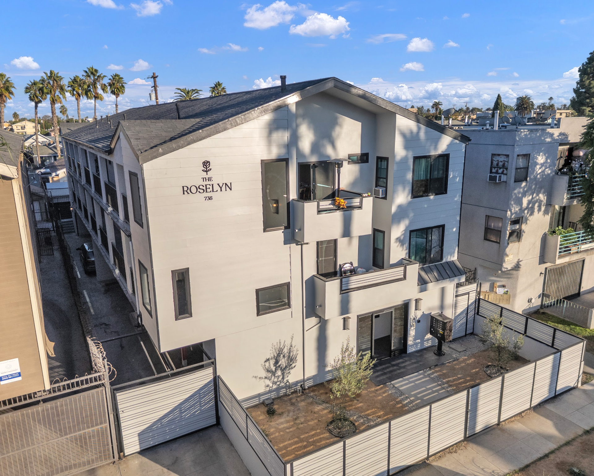 Long Beach Apartment: 736 Rose Ave