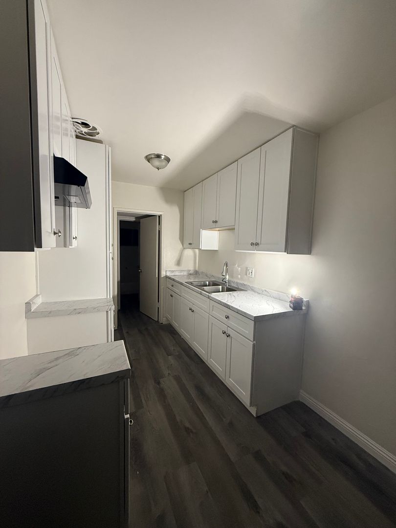 Anaheim Apartment: 111-115 N. East Street