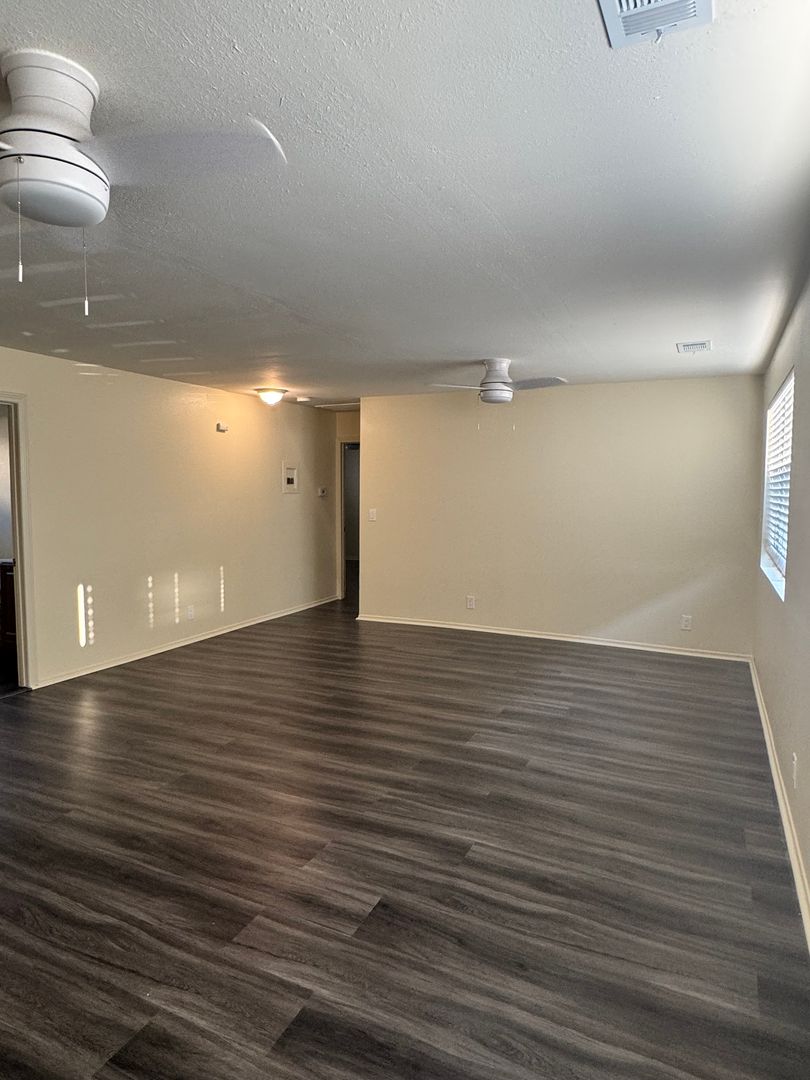 El Monte Apartment: 11446-11452 Basye Street