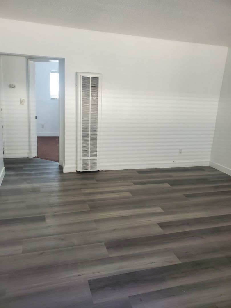 Anaheim Apartment: 111-115 N. East Street