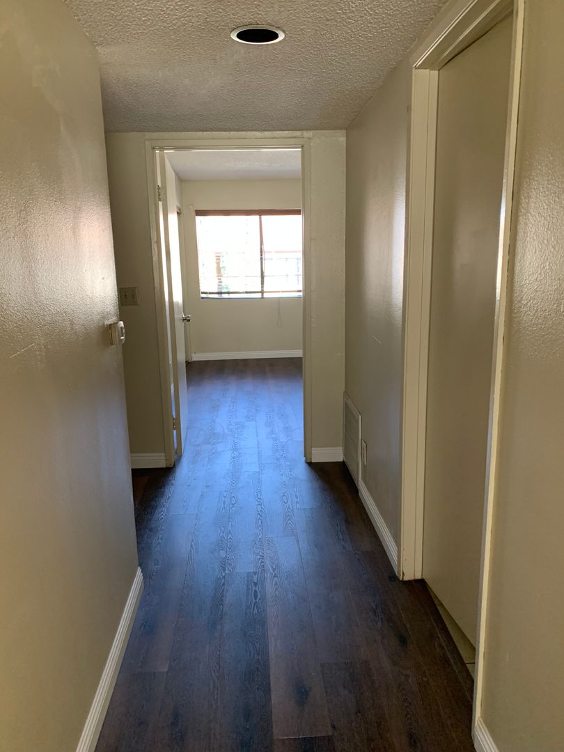 Burbank Apartment: 2243 N. Niagara Street