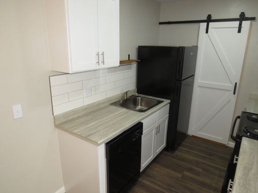 You'll enjoy the in home washer and dryer – photo 1