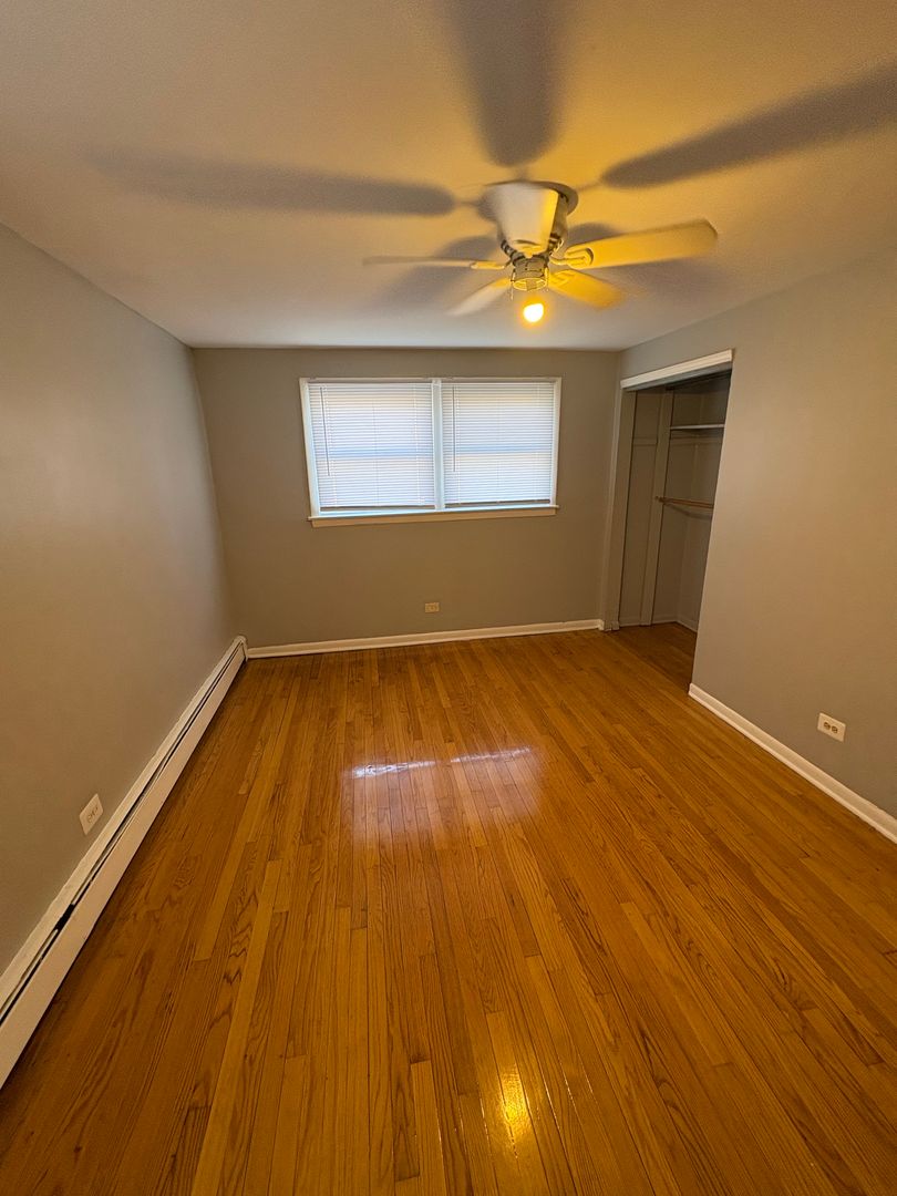 Chicago Apartment: 1616 E 75th St