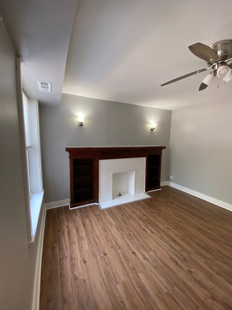 Chicago Apartment: 6801 S East End Ave