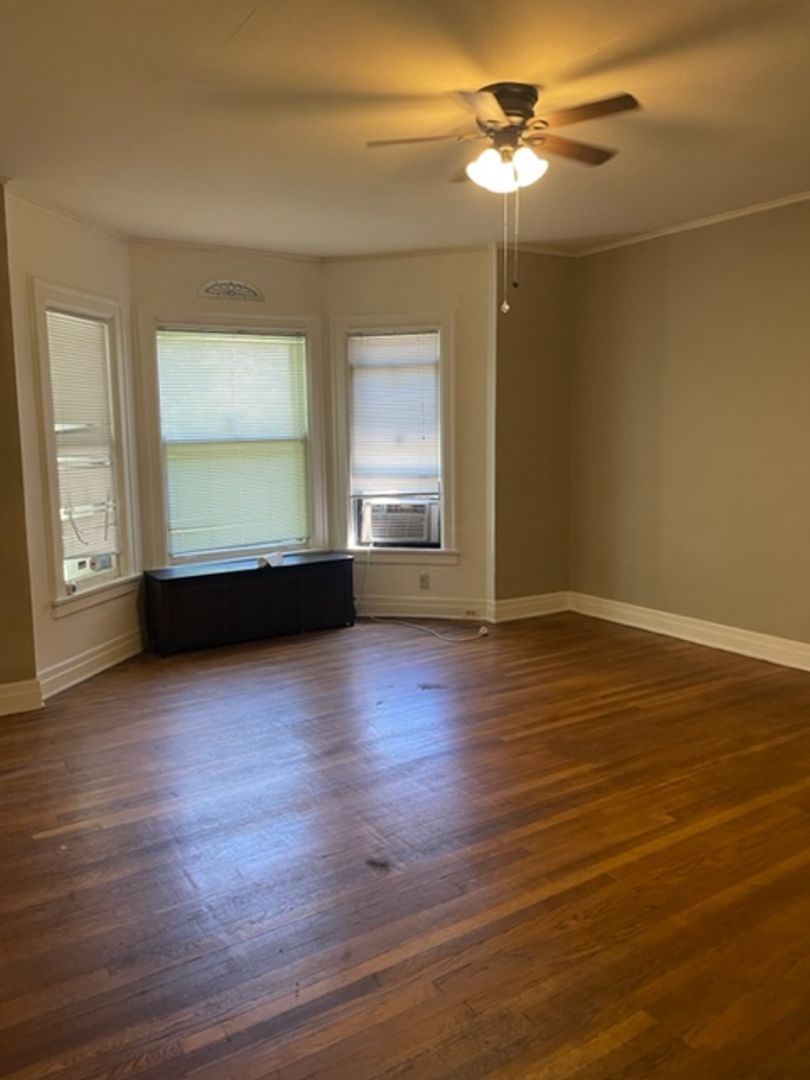 Chicago Apartment: 832-34 S Oakley Blvd.