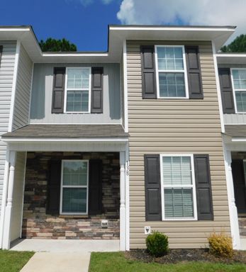Like New Townhome! – photo 1