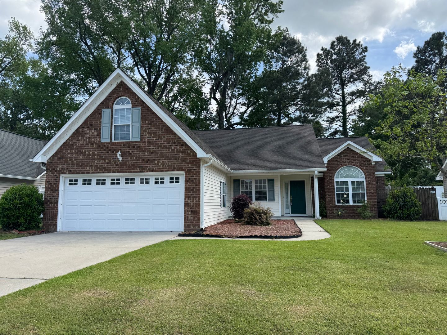 New Bern House: 112 Inge Ct