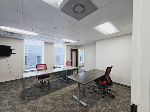 3 Room Office Suite – photo 1
