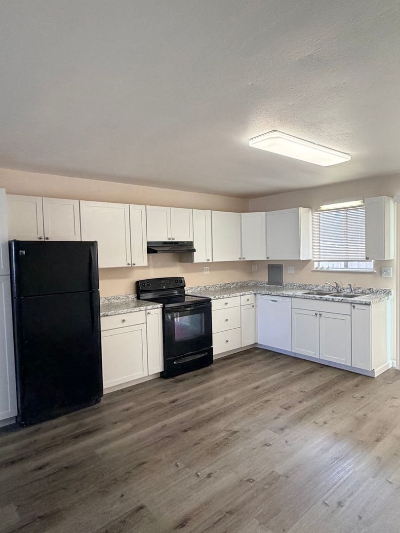 Fernley Apartment: 335 East Cedar Street