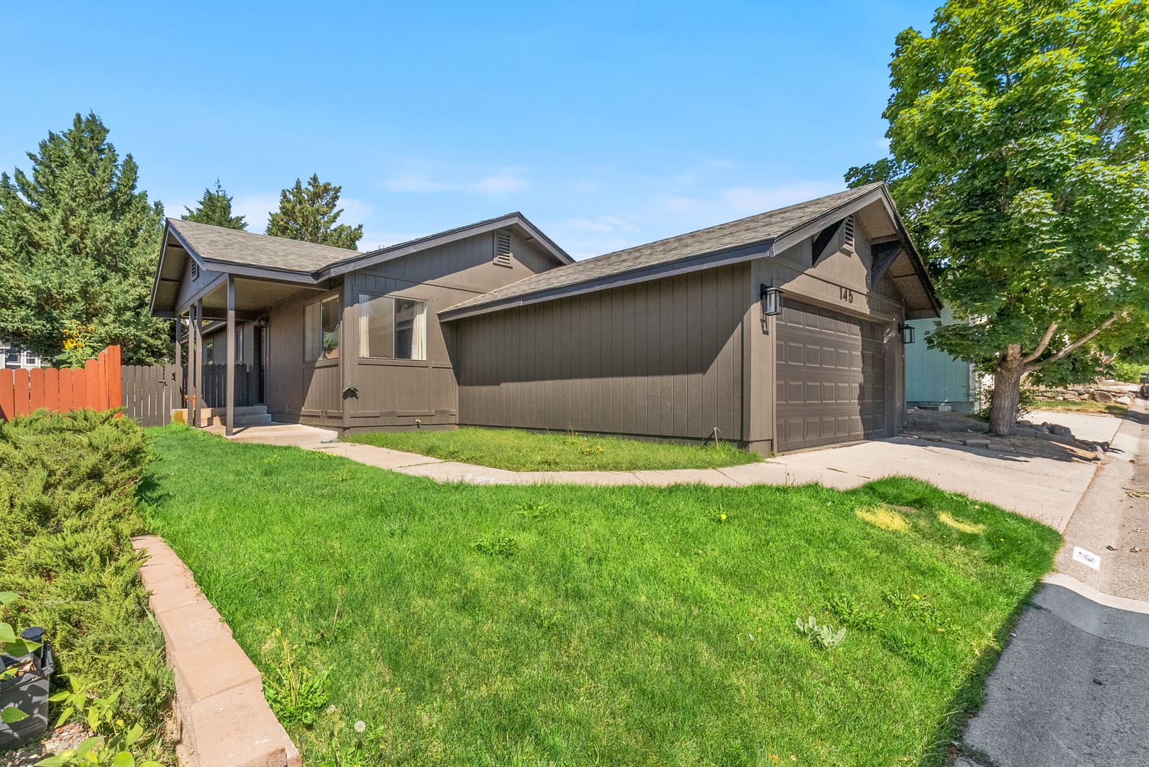 Verdi House: 145 Summerset Drive