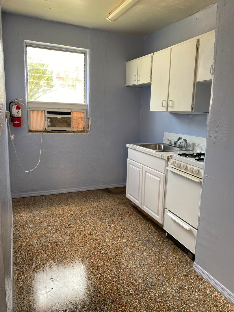 DAYTONA BEACH Apartment: 545 N RIDGEWOOD AVE