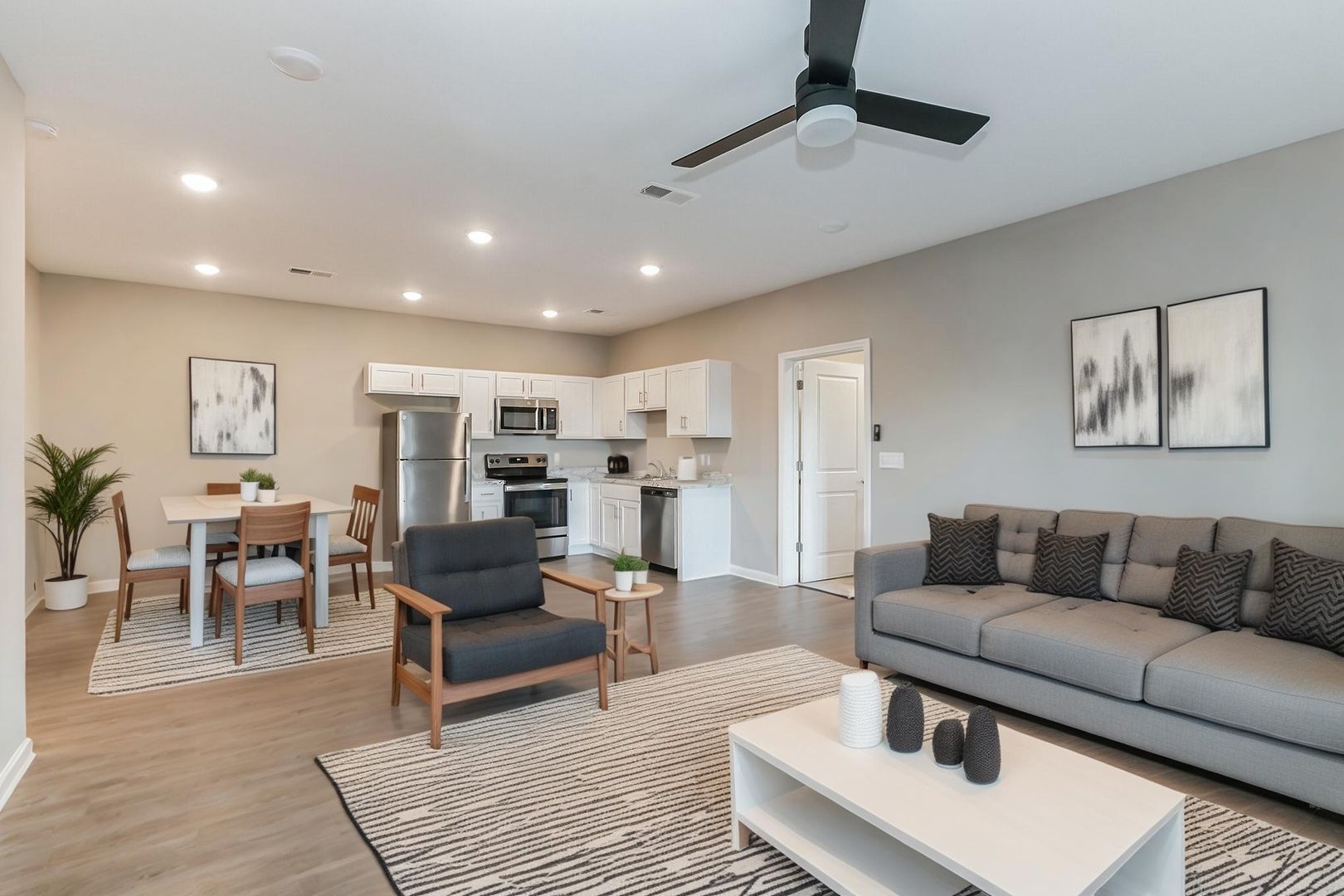 New Albany Apartment: 1601 E. Main St