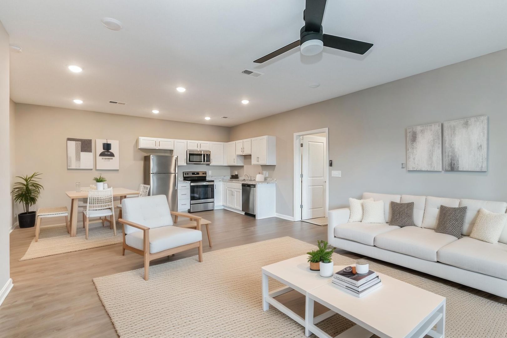 New Albany Apartment: 1601 E. Main St