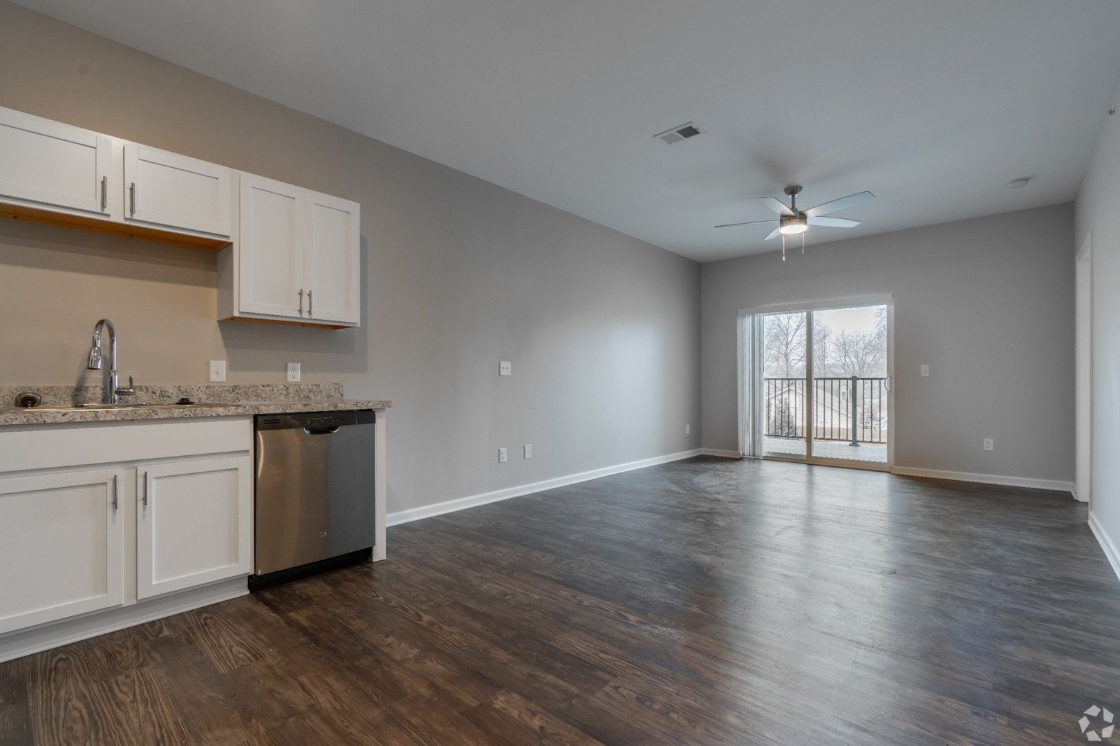 New Albany Apartment: 2239 Charlestown Rd.