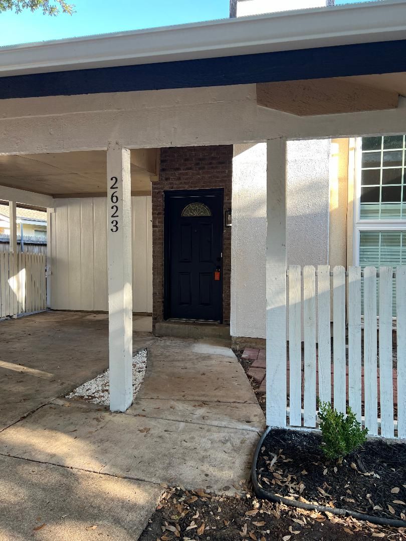 Grand Prairie House: 2623 San Sabastian Circle