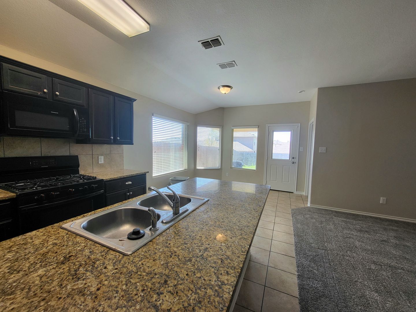 Fort Worth House: 7017 Mohegan Dr