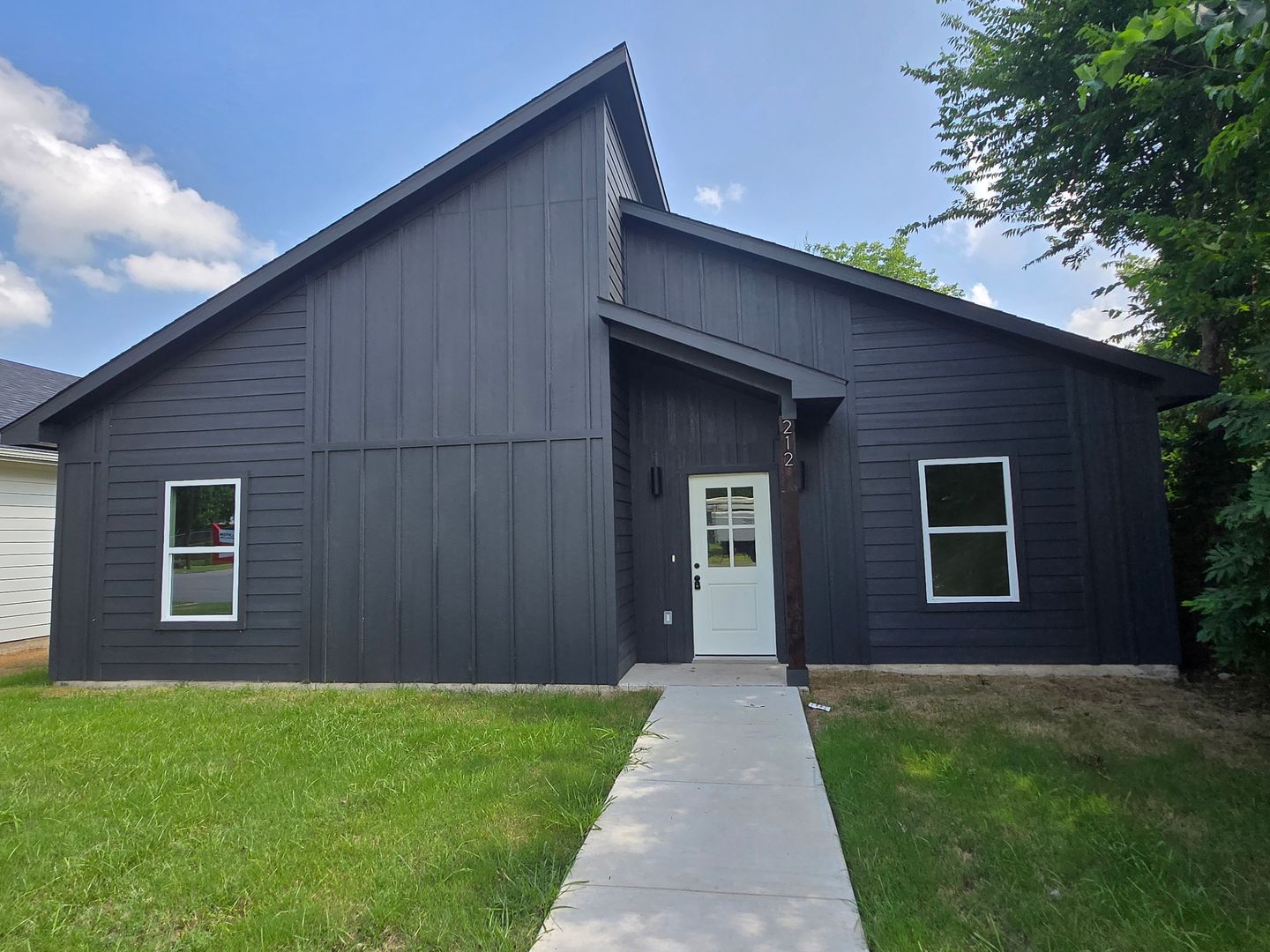 Sherman House: 212 E Park Ave