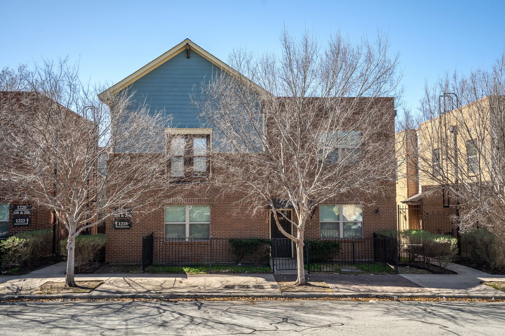 Fort Worth Apartment: 1200, 1210, 1216, 1218, 1220, 1222 College Ave
