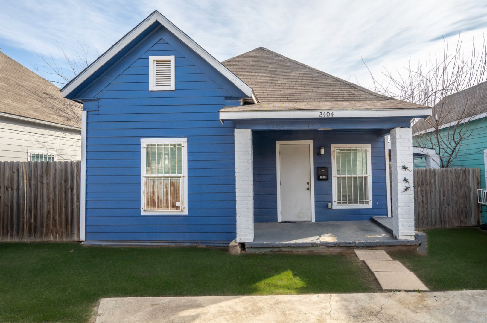 Fort Worth Apartment: 2400, 2402, 2404, 2406 Ross / 404 NW 24th / 406 NW 24th