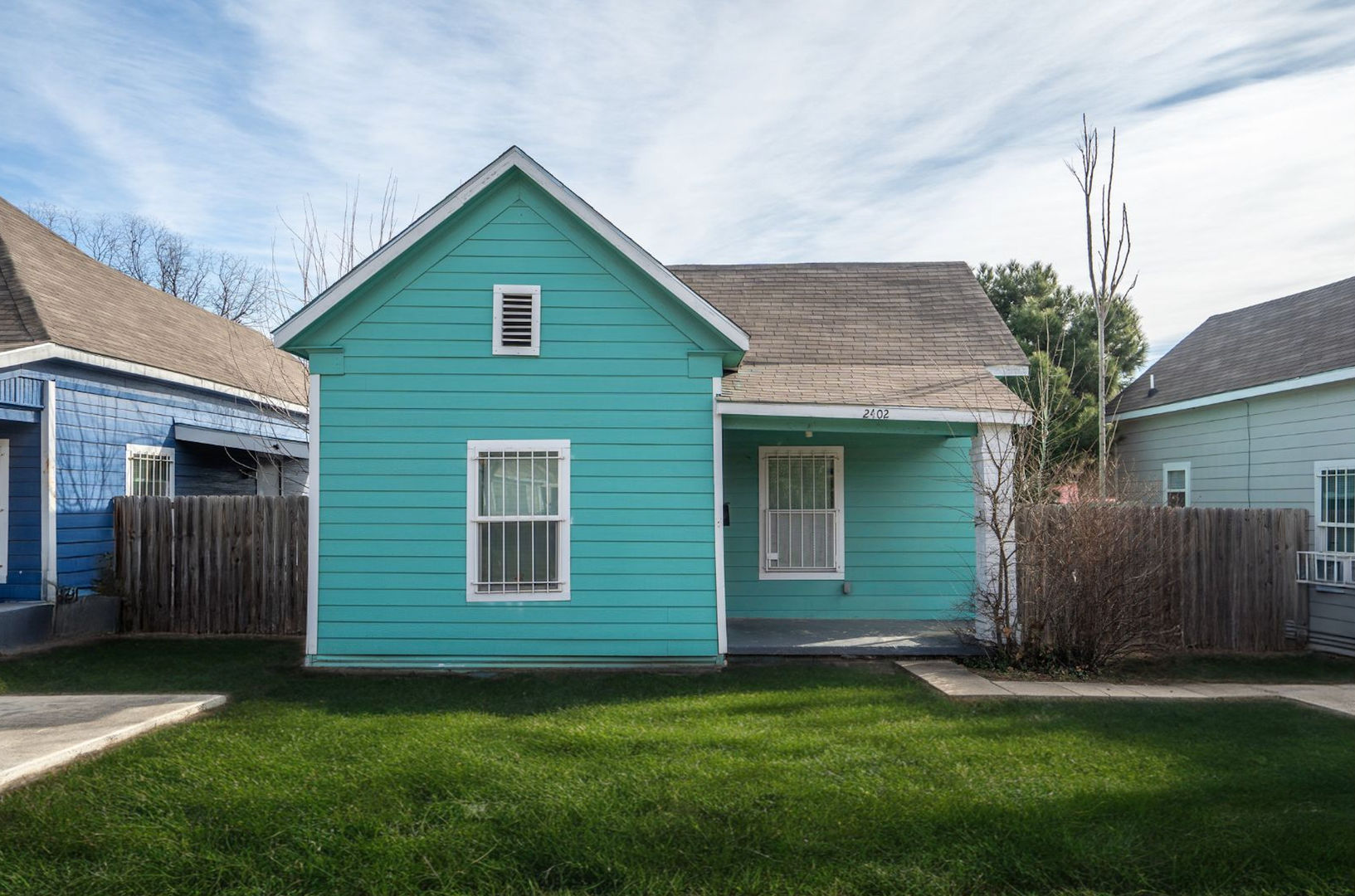 Fort Worth Apartment: 2400, 2402, 2404, 2406 Ross / 404 NW 24th / 406 NW 24th